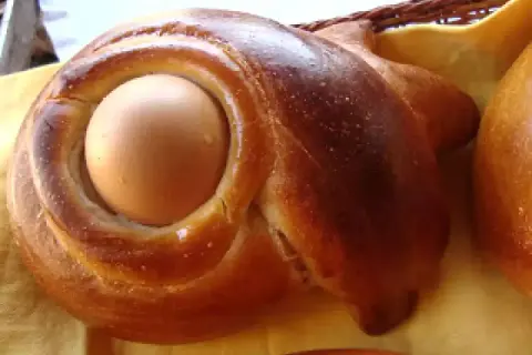 Sgute calabresi morbide con uovo, un dolce tradizionale che profuma di casa e di festa.
