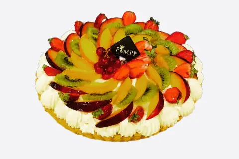 Deliziosa crostata di frutta con fragole, kiwi, pesche e ribes, guarnita con panna montata e un logo "POMPI".