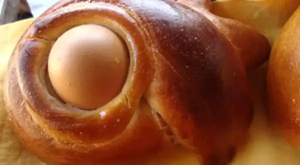 Sgute calabresi morbide con uovo, un dolce tradizionale che profuma di casa e di festa.